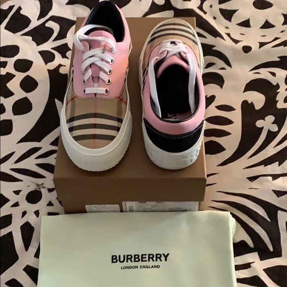 BURBERRY VINTAGE CHECK SNEAKERS - Picture 2 of 7